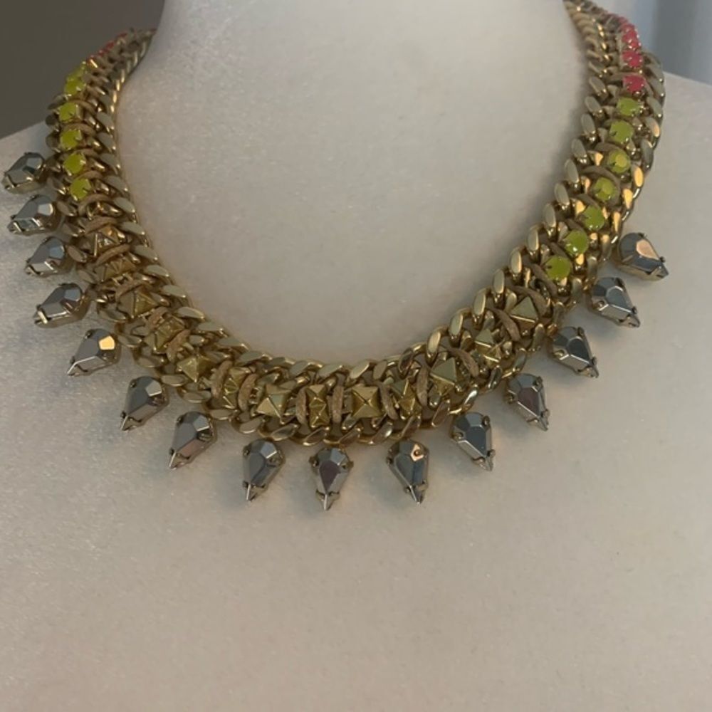 BCBGMaxAzria Gold Tone Statement Necklace. - Picture 6 of 6